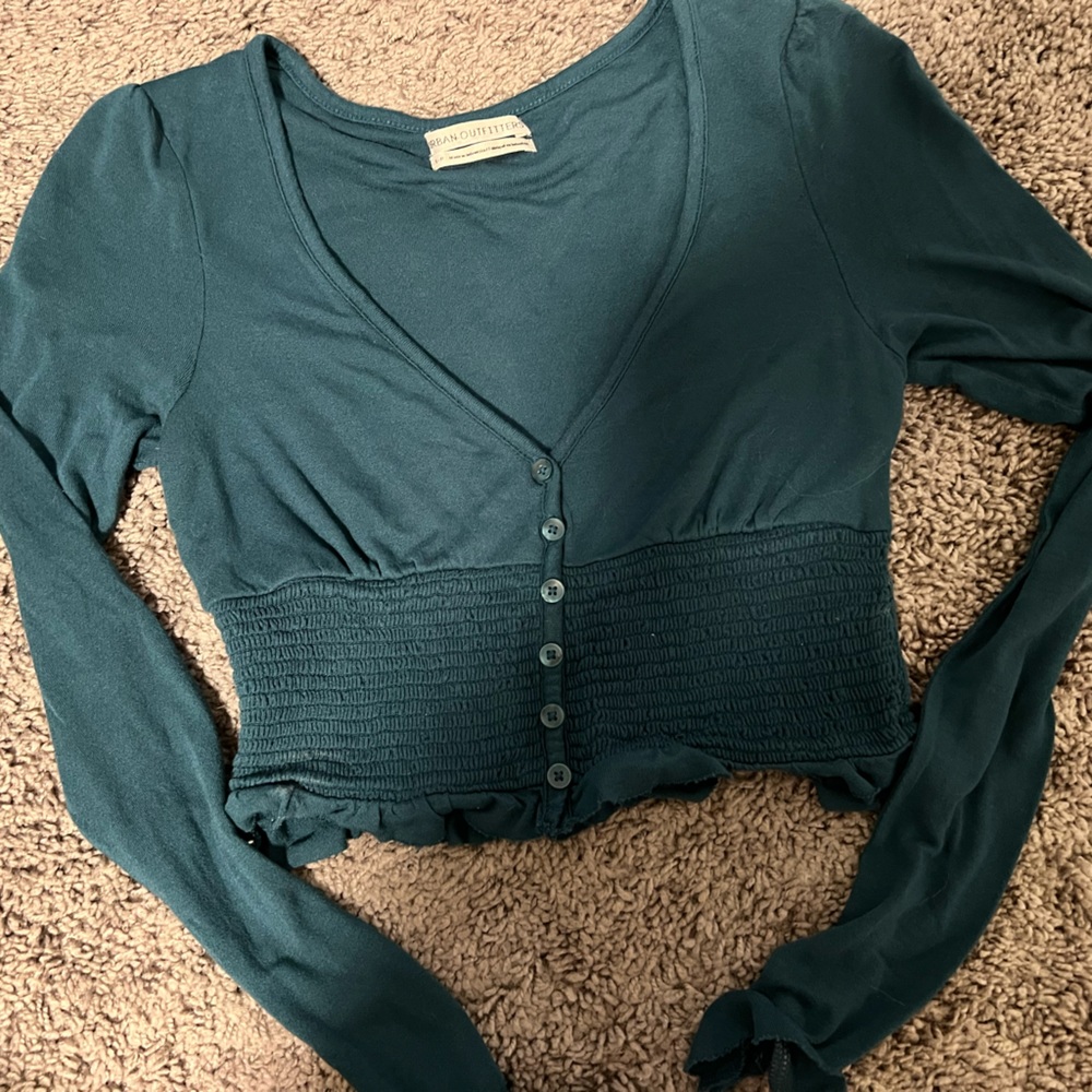 Cropped long sleeve top